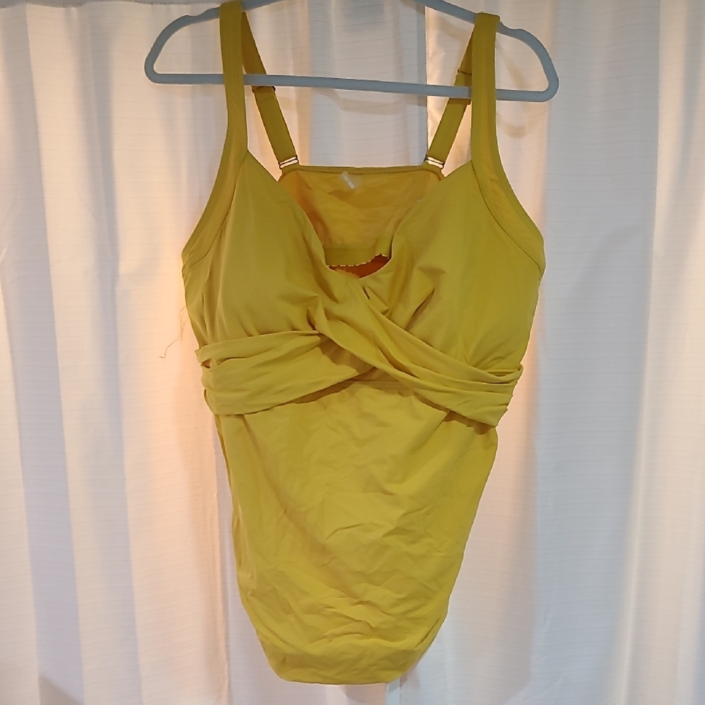 Lands End Women’s Twist-Front Yellow Swim Tank Top